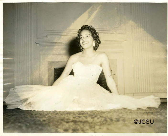 Annie Neal Wallace, Homecoming Queen